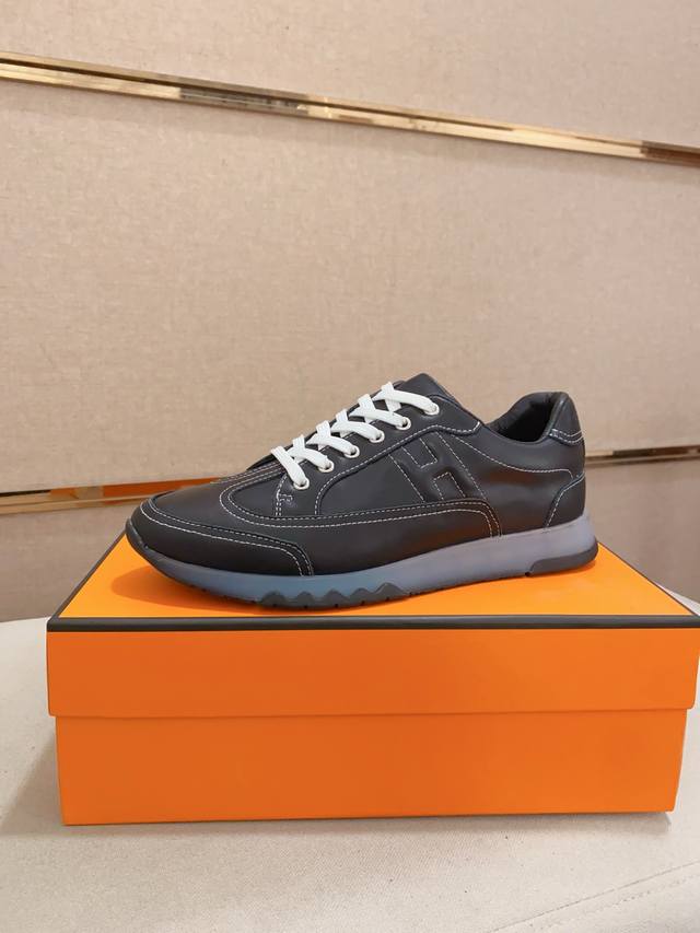 出厂价p Hermes 经典原单版本 爱马仕；顶级代购男士最新专柜同步发售，意大利进口原版▲▲头层牛皮▲▲ 凸显高端 贵气 档次 做工考究 意大利进口水染牛皮内