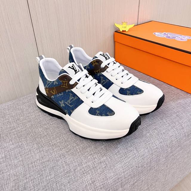 工厂p批 Lv 路易威登 男鞋高端品牌 官网1：1最新力作：鞋面采用意大利进口头层牛皮搭配舒适透气内里原版防滑耐磨大底制作，让行走更加便捷舒适！独家新款，惊世之