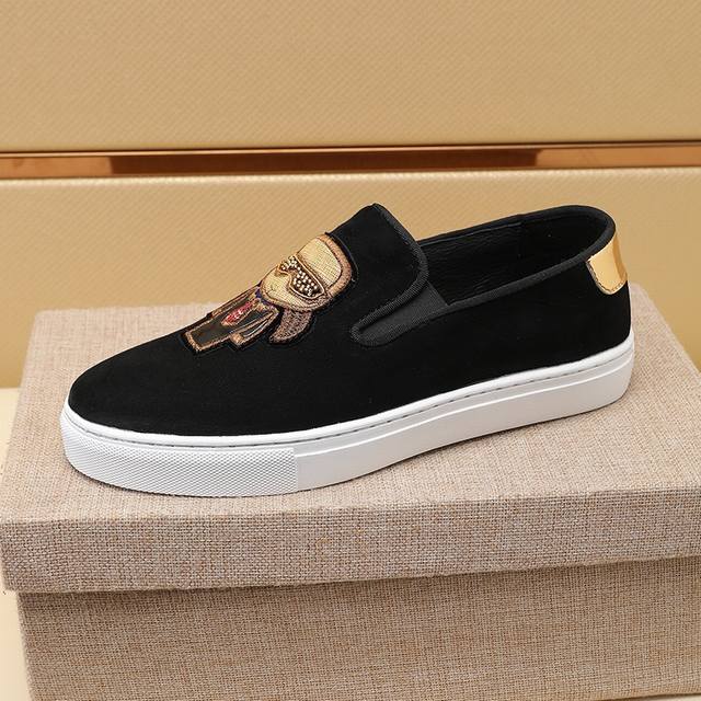 工厂p价 春夏新款套脚乐福鞋卡通人物款 芬迪F家低帮潮流爆款男鞋，鞋面采用意大利进口羊猄绒皮搭配老佛爷刺绣皮料，全猪皮内里，原版橡胶防滑大底！款式高调大气，上脚