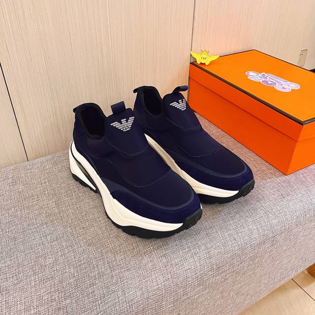 工厂p批 阿珂尼 路男鞋高端品牌 官网1：1最新力作：鞋面采用意大利官网原版专用科技布面料搭配摩挲牛皮原版舒适透气内里原版指定防滑大底制作让行走更加便捷舒适！独