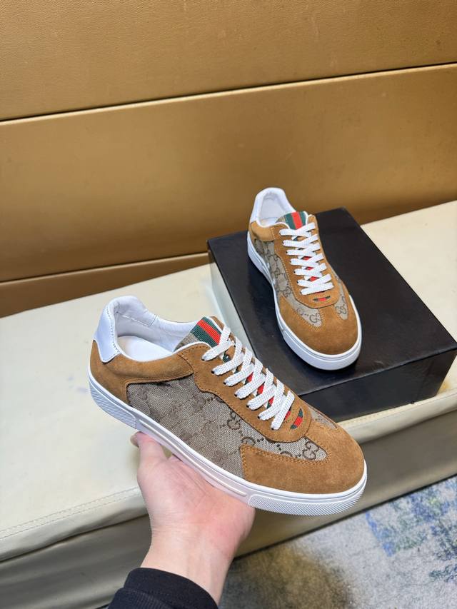 原单品质独家首发 古奇Gucci 独特现代风运动鞋。休闲乐福原版皮 猪里 拒绝脱色磨脚 鞋底：原厂特供原版底，超酷 系带走路都带风风格设计 超舒服耐磨防滑原版底
