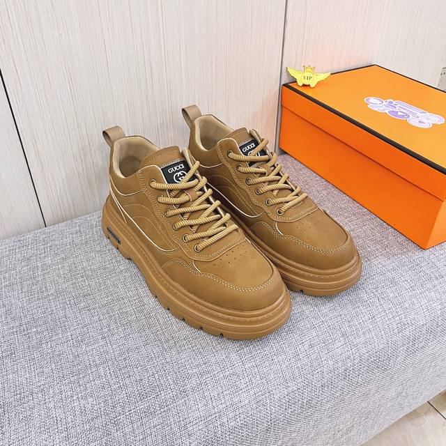 工厂p批 古奇 男鞋高端品牌 官网1：1最新力作：鞋面采用意大利进口头层牛皮搭配舒适透气内里原版防滑耐磨大底制作，让行走更加便捷舒适！独家新款，惊世之作，与官方