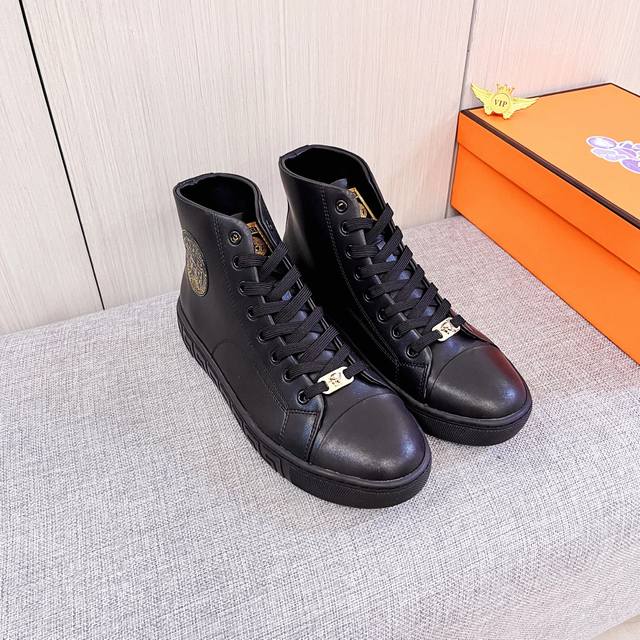 工厂p批 范思哲 男鞋高端品牌 官网1：1最新力作：鞋面采用意大利进口头层牛皮搭配舒适透气内里原版防滑耐磨大底制作，让行走更加便捷舒适！独家新款，惊世之作，与官