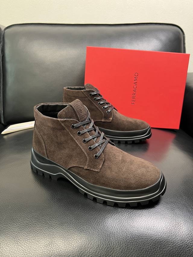 Ferragamo 高品质 顶级工艺品 菲拉格慕 靴子高帮专柜同步发售原厂配置，意大利进口原版牛皮，进口水染牛里 ，鞋底：原厂特供原版底超级舒适，原厂跟单货 ，