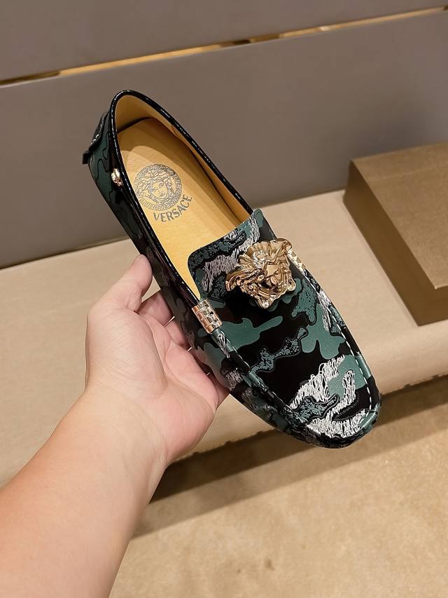 牛里真材实料， 范思哲 官网原版新款高端商务休闲驾车豆豆鞋，意大利名模贵族们爆款，时尚界的佼佼者，无可超越，明星同款，鞋面采用进口原版牛皮+原版牛里 真材实料