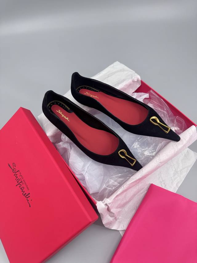 最高版出厂 被大众遗忘的设计大师 Elsa Schiaparelli艾尔莎 夏帕瑞丽 香奈儿一生的劲敌，她是常常会被人用‘天才’来形容的设计师即使在上世纪30年