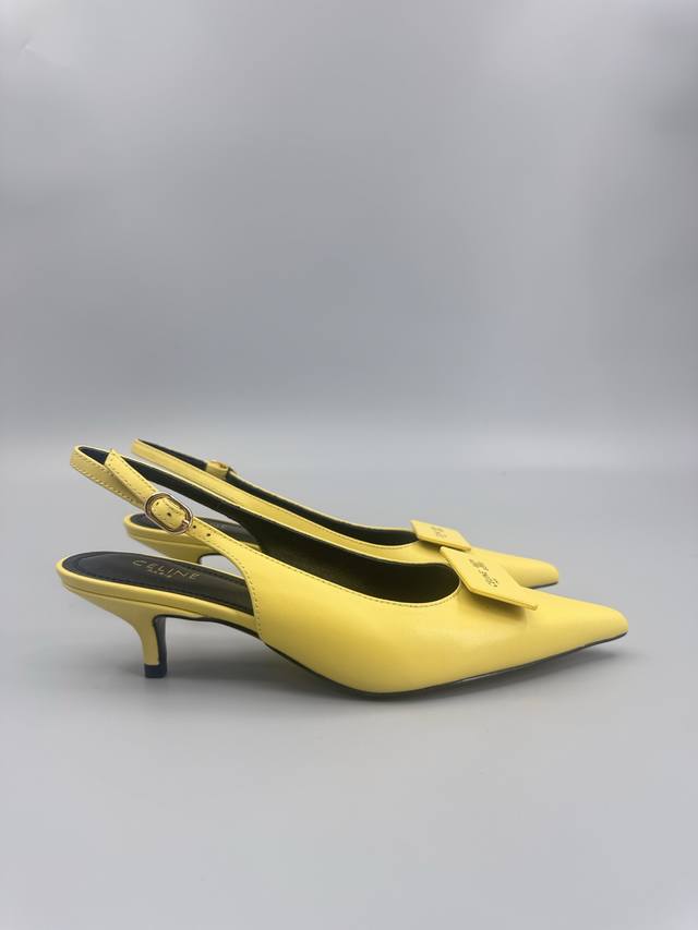 Celine赛琳新款猫跟凉鞋 顶级品质 代购级别 Fw 2026升级版 选材蜡感胎小牛皮上线 Celine 赛琳2026新款凯旋门尖头高跟凉鞋 凯旋门英伦风简约