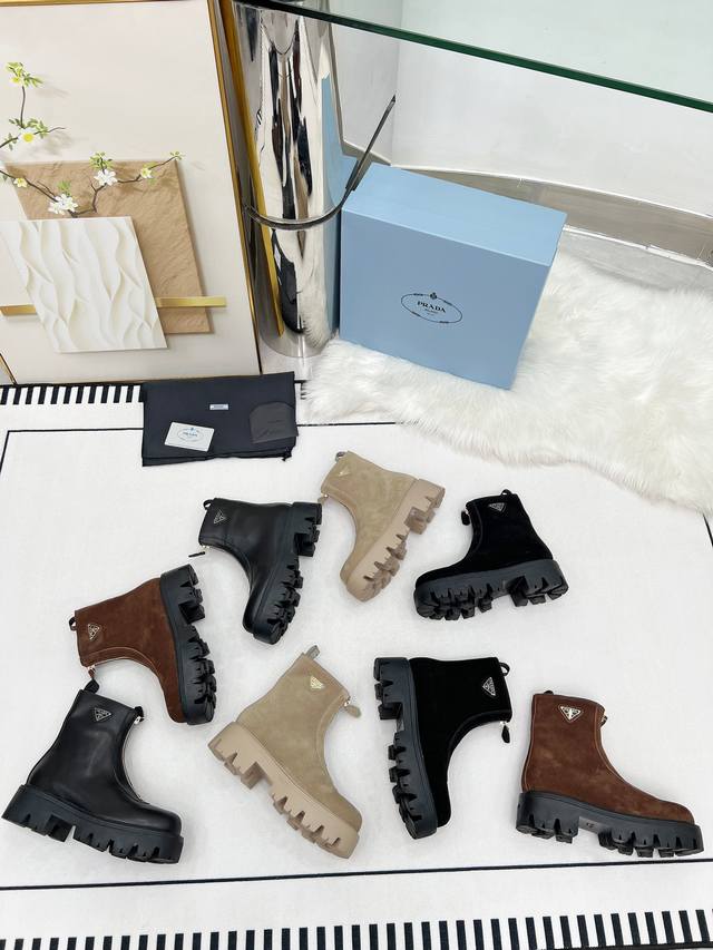 2025prada普拉达新款经典三角标前拉链女靴 绝对的大爆款！厚底前拉链，上脚大气显腿瘦气质这块刚好拿捏，全系列采用多种进口材料：顶级小牛皮，高丝光牛反绒，