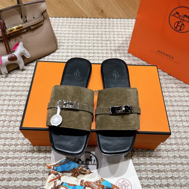 Hermes官网最新色系:男款 ：橄揽绿色*码数：38 46全码 38. 39.46定做不退不换 鞋面材质 ：经典平纹小牛皮 鞋底材质 ：零裂缝真皮大底.全