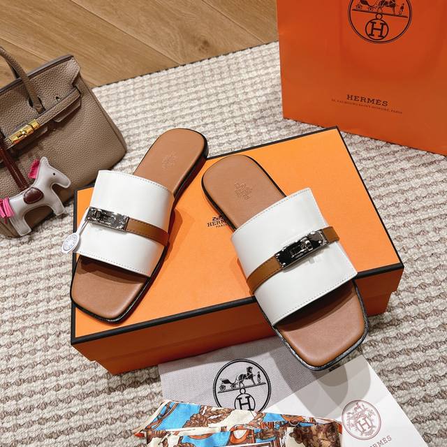 Hermes官网最新色系:男款 ：米白色*码数：38 46全码 38. 39.46定做不退不换 鞋面材质 ：经典平纹小牛皮 鞋底材质 ：零裂缝真皮大底.全透染