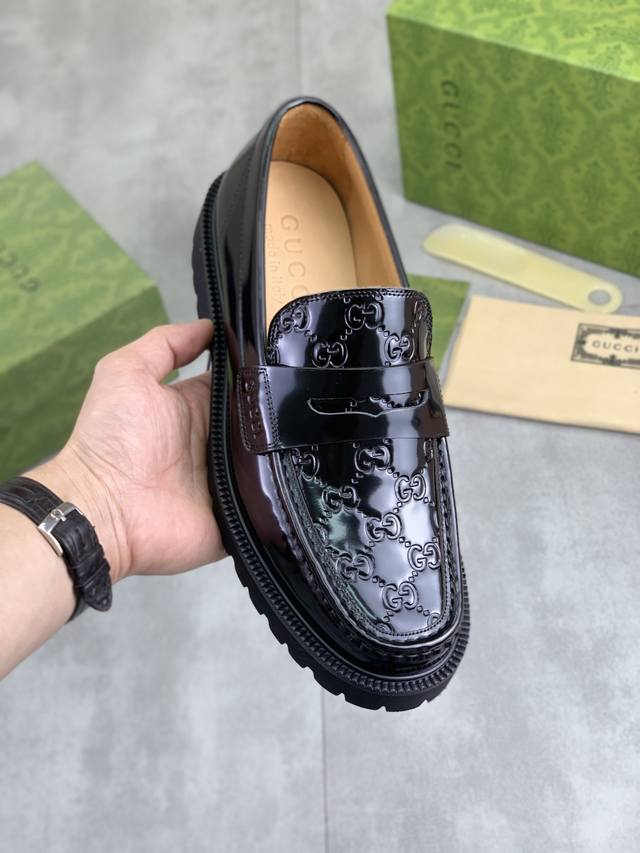 工厂p价p 实价 水染牛里 Gucci 古驰商务皮鞋，釆用原版进口意大利开边珠小牛皮，全水染牛皮内里、专业鞋匠精心手工制，原版专供耐磨轻便发泡大底。标准码：38