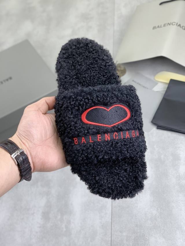 工厂p价p 实价 Balenciaga巴黎世家 Ss 秋冬最新款 羊毛半拖 正品Rmb12570购入开发 完美复刻 设计师推出探索时尚界对于原创与挪用的概念、以