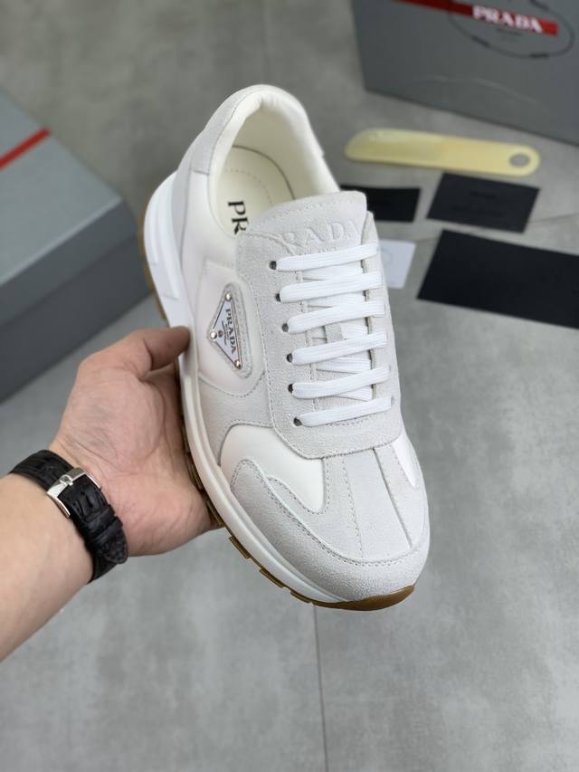 工厂p价p 实价 官网爆款上市， 潮牌 普拉达prada 主推爆款，前卫百搭时尚男鞋私版开模，牛皮面拼接1：1..时尚干脆、原版进口牛皮内里牛皮垫脚；大气个性更