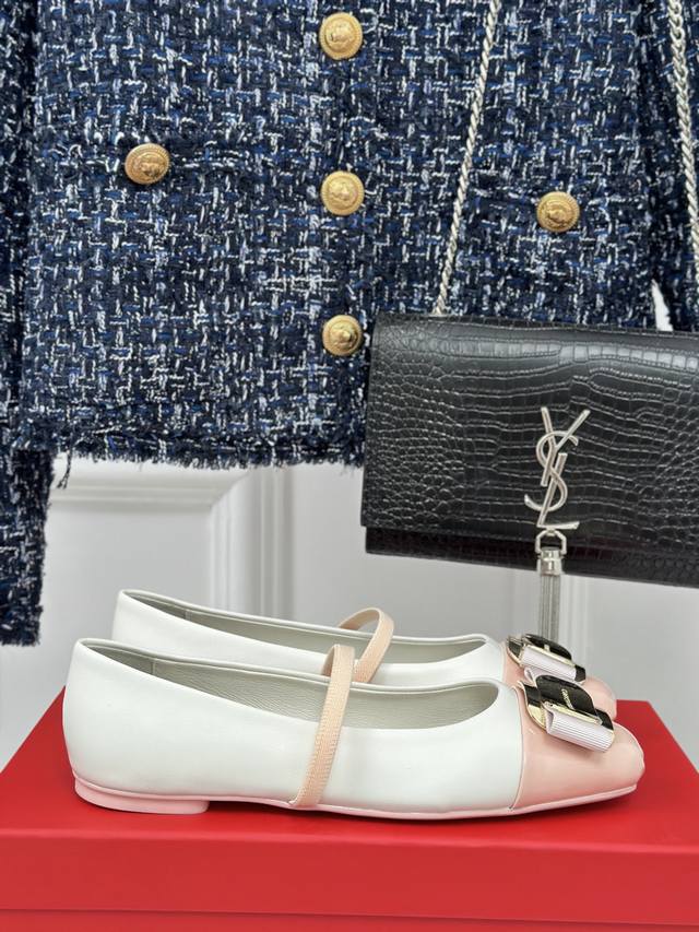 厂价 钻扣250 Ferragamo 菲拉格慕经典方头蝴蝶结扣 玛丽珍鞋芭蕾舞鞋 芭蕾舞鞋柔软天花板呀~ 气质优雅 烂漫又随性的意式风情 楦型能完美贴合双脚 它