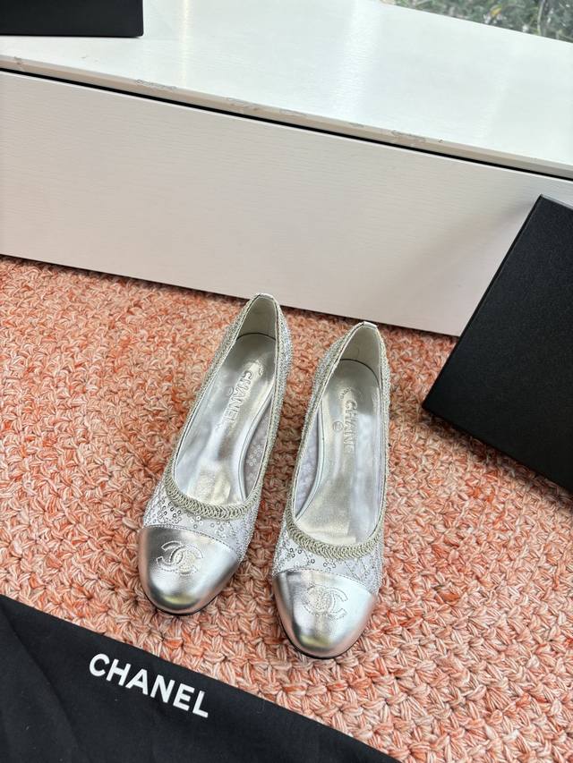 G030所见即所得Chane*26S小香奈儿新款爆品玛丽珍网纱亮片单鞋妥妥的自留款！！比经典款Slingback舒服太多啦！每个颜色上脚都很显白 的显白利器又是