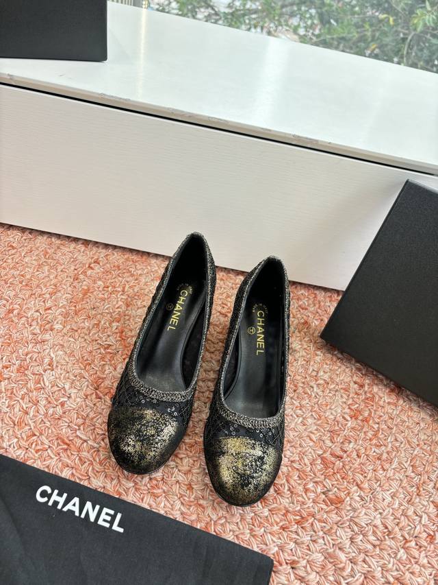 G030所见即所得Chane*26S小香奈儿新款爆品玛丽珍网纱亮片单鞋妥妥的自留款！！比经典款Slingback舒服太多啦！每个颜色上脚都很显白 的显白利器又是