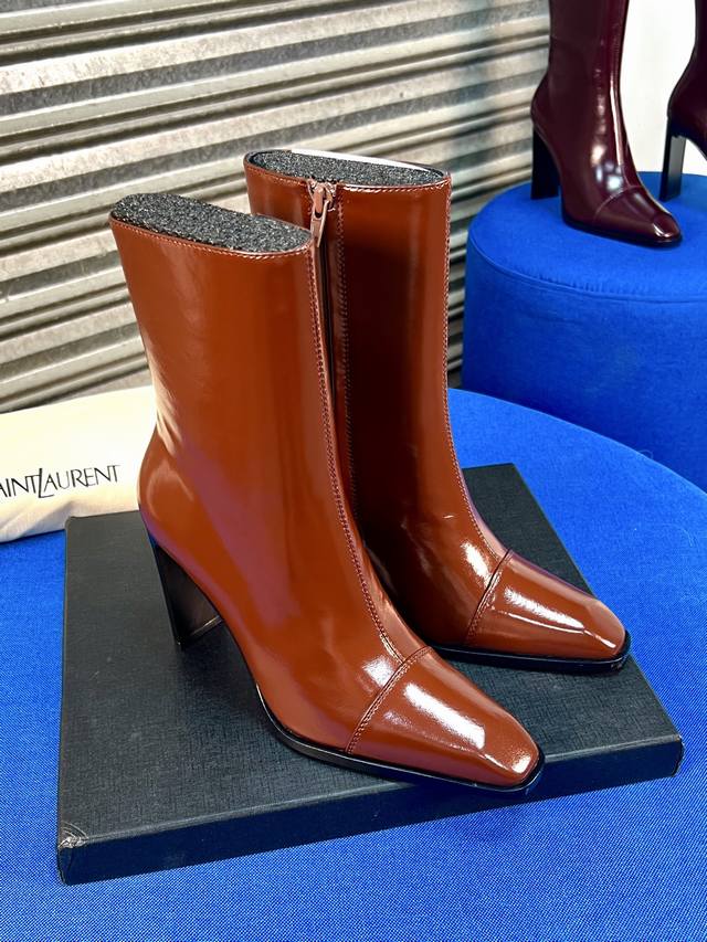 杨树林 爆款 Ysl 25A经典粗跟短靴复古摩登短靴秋冬粗跟方头圣罗兰新款性感优雅美鞋 这款秋冬新款小方头高跟拉链靴子上脚超显瘦脚，舒适度棒棒滴，非常百搭，值得