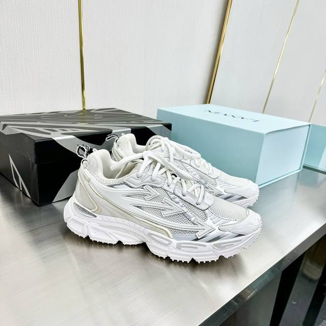 顶级版本 当红美潮街头设计师独立品牌 Off--White Right Arrow 系列低帮三箭头增高老爹风登山厚底休闲运动鞋 鞋面：冰丝透气网布各种特殊定制材