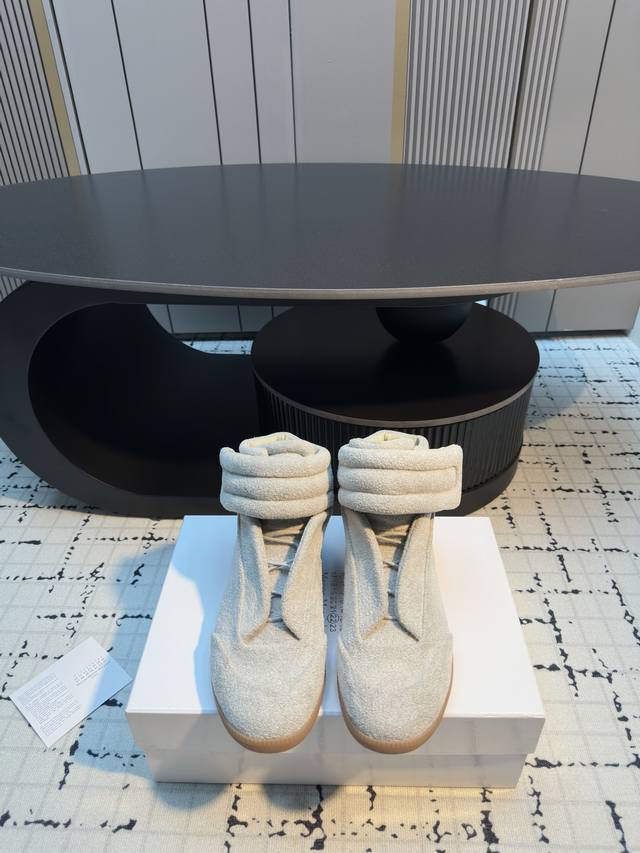 Maison Margiela 马吉拉 26 2026Ss 春夏新品 马吉拉Future Sneaker情侣款高帮魔术贴休闲鞋 Mm6作为这两年最受欢迎的鬼才设