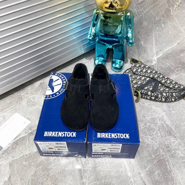 出厂 全羊毛里～原厂原单货Birkenstock火爆Ins的博肯时尚 不少潮人都有穿它 只要搭配得当 勃肯鞋也能穿出很有范 勃肯鞋的好处就是既可以当作便服鞋 又