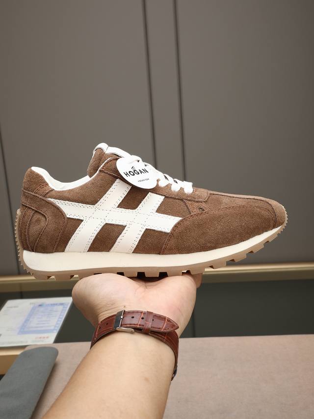 Hogan 霍根 25 86Er系列 运动 休闲 阿甘鞋早春新品86Er系列H671运动休闲鞋复古时尚厚底鞋，以经典而不失时尚的设计演绎品牌风格，纪念品牌诞生之