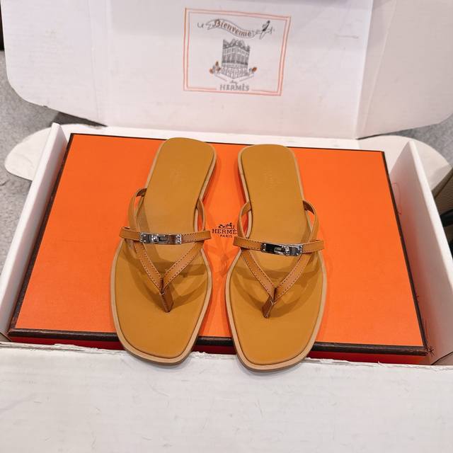 出厂价p Hermes 爱马仕 Miss 凉鞋系列 时尚又百搭 超级舒服 每个细节都做到极致 原版牛皮面料 原版1:1独家私模鞋面 独家私模纯钢带弧度小Kell