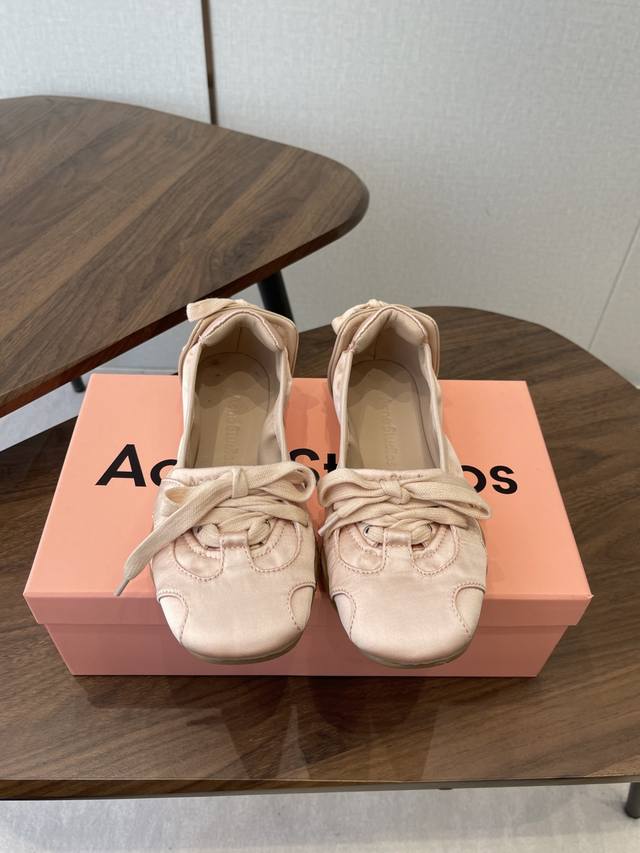 皮面p380真丝Acne Studios 26Ss 春夏季新款走秀款芭蕾鞋 可以说每一双都是可以珍藏的鞋子 今年这款芭蕾鞋真的是太美了 设计搭配芭蕾舞鞋瞬间仙儿