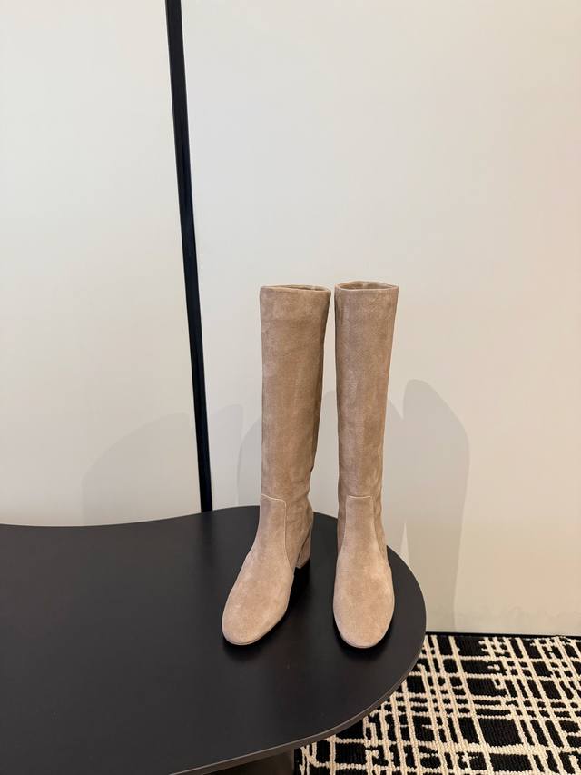 Gianvito Rossi25 秋冬～大热粗跟长靴 面内：定制进口麂皮 颜色：深棕 杏 焦糖 黑 跟高：平底 6Cm 8Cm 尺码：35-39