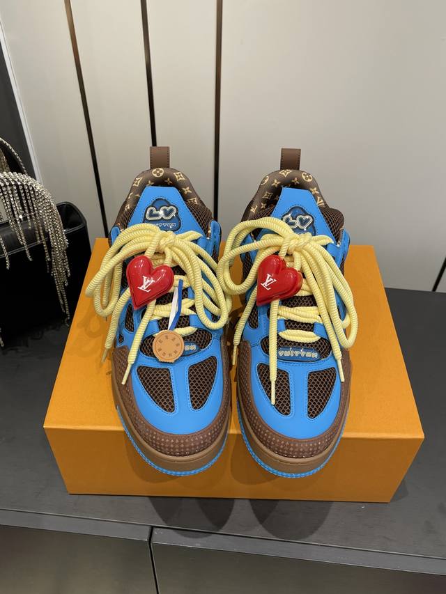配饰60 Louis Vuiton路易威登 Skate系列面包鞋滑板鞋 运动鞋 Lv Skate从 年开始延续The View专业滑板鞋款，这种风格延续了90年