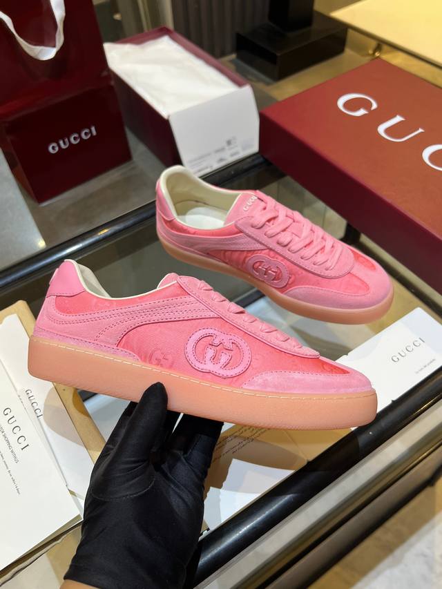 码数35-40.男款定做，高版本，出货， 情侣款德训鞋；阿甘鞋；运动鞋 经典复古范永不褪色的阿甘训德鞋，绝对人手入必的德训运动鞋原版定牛制皮 牛反绒面料，牛皮垫