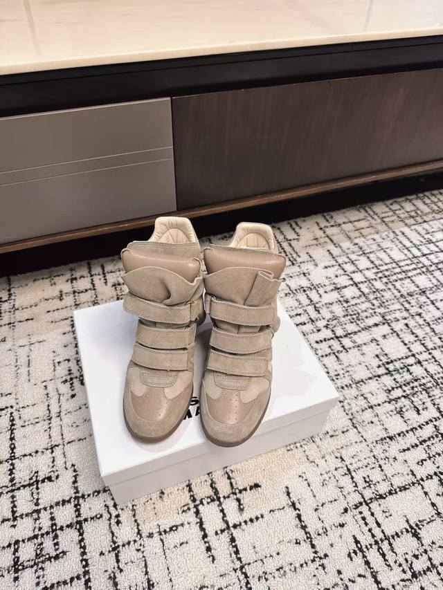 Isabel Maran* 伊莎贝尔25款秋冬新款 Ins网红博主热推！一双简单又不失高级的靴子...原版1:1复刻隐线大底！脚感特别舒适 随意百搭！超级适合街