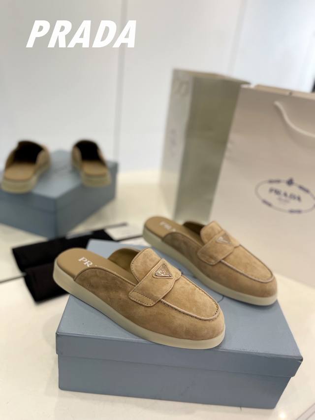 工厂p价 男20 顶级版本普拉达 情侣款 乐福鞋 半拖 低调奢华懒人鞋，富人的不二选择！ 软胶底素有踩云感之称～舒适度百分百 细腻羊猄鞋面，柔和而有质感！高级感