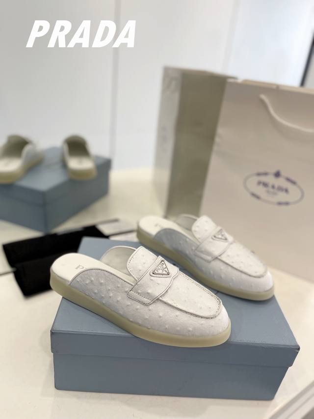 工厂p价 男20 顶级版本普拉达 情侣款 乐福鞋 半拖 低调奢华懒人鞋，富人的不二选择！ 软胶底素有踩云感之称～舒适度百分百 细腻羊猄鞋面，柔和而有质感！高级感