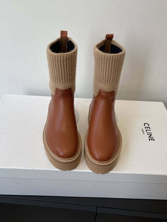 Celine 赛琳 秋冬新款杨幂同款 飞织 短靴 凯旋门英伦风短靴 简约大气时髦 耐看不过时 是时尚圈永不退潮的经典所在 复古的英伦风格 让你穿出不一样的气质