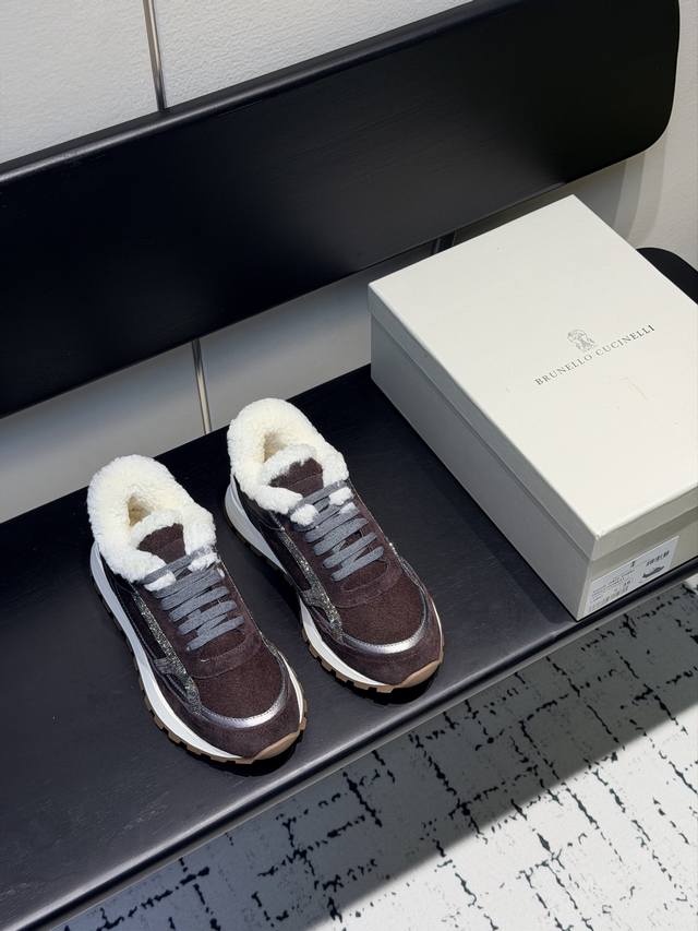 Brunellocucinelli Bc新款秋冬新品女士条纹麂皮羊羔毛运动鞋， 装饰镶珠运动鞋 鞋面：一比一复刻高丝光、牛皮拼接特殊材料 搭配五金链条不掉色，五