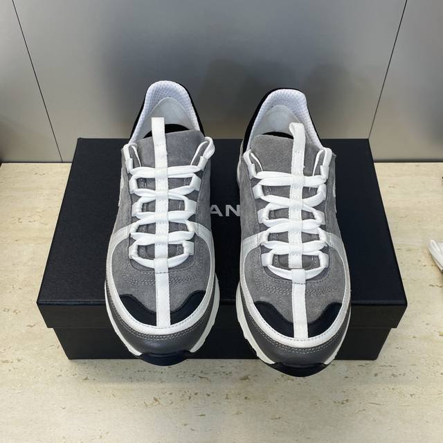 工厂p价p Chanel 香奈儿2026早春新款果冻色系带阿甘休闲女鞋 小香字母Logo厚底圆头拼色运动老爹跑鞋 材质:鞋面进口小牛皮 进口羊猄皮+环保透气网眼