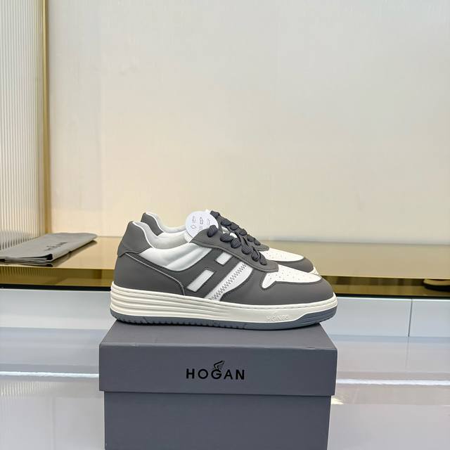出厂价pp： Hogan霍根圆头休闲鞋，小牛皮撞色，H标巧妙设计融合搭配流畅的线条，花爆大底轻便耐磨高弹。跟高3.8Cm厚底弹力十足。色调柔和明朗，休闲的都市风