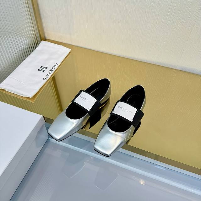 出厂价pp： Given Chy｜纪梵希 25 今日推荐 2025秋冬最新款Sliced Square芭蕾风平底鞋 上新 Bs升级版 专柜官网同步 市面最高版本