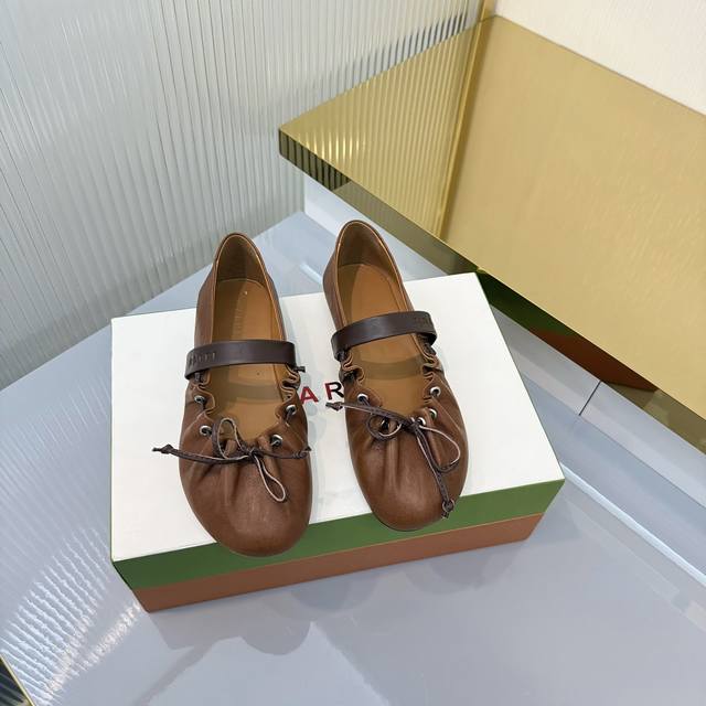 出厂价p 2026Ss 春夏上新 Marni高端线 Angelababy同款 褶皱蝴蝶结芭蕾平底鞋 温柔玛丽珍 演绎经典新生 圆头轮廓 撞色鞋面 棕调蝴蝶结 细