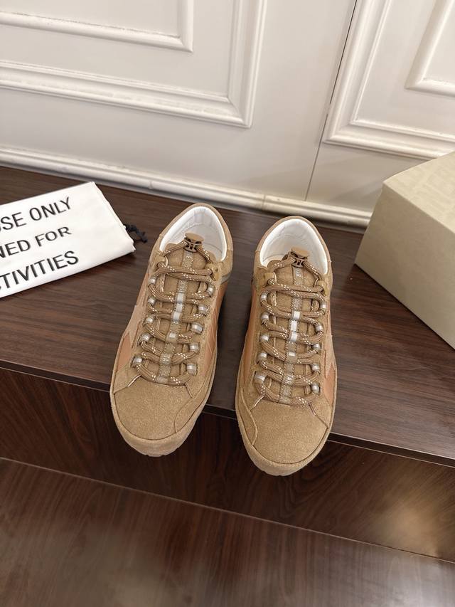 顶级品质Ggdb 休闲小脏鞋 百搭两穿休闲鞋 德训鞋 追求“完美的不完美”、品牌标志性的Lived-In 岁月留痕，做 日处理和独特的星星，是意大利手作工艺与经