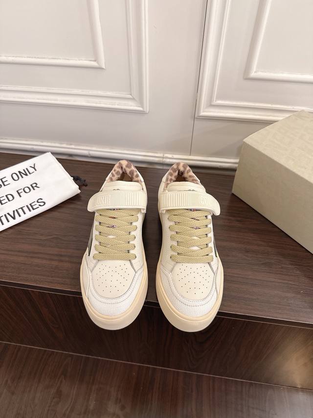 顶级品质Ggdb 魔术贴小脏鞋 百搭休闲鞋 德训鞋 追求“完美的不完美”、品牌标志性的Lived-In 岁月留痕，做 日处理和独特的星星，是意大利手作工艺与经典