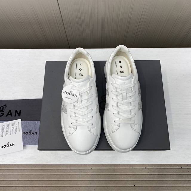 出厂价p Hogan 豪格早秋新款，檀健次同款系列，情侣款厚底休闲运动饼干鞋 最受欢迎的厚底休闲款式，舒适之余，6Cm的**效果，才是最贴心的，一如既往延续轻便
