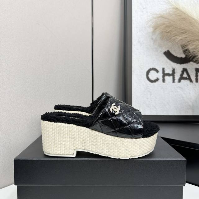 2025Sss官网、小红书同步最新配色小香家爆款火热上线，做工升级版，高品质！ 时尚潮流最新款毛毛拖，上脚超百搭暖底，女主们的最爱 橡胶大底 5码数：35-41