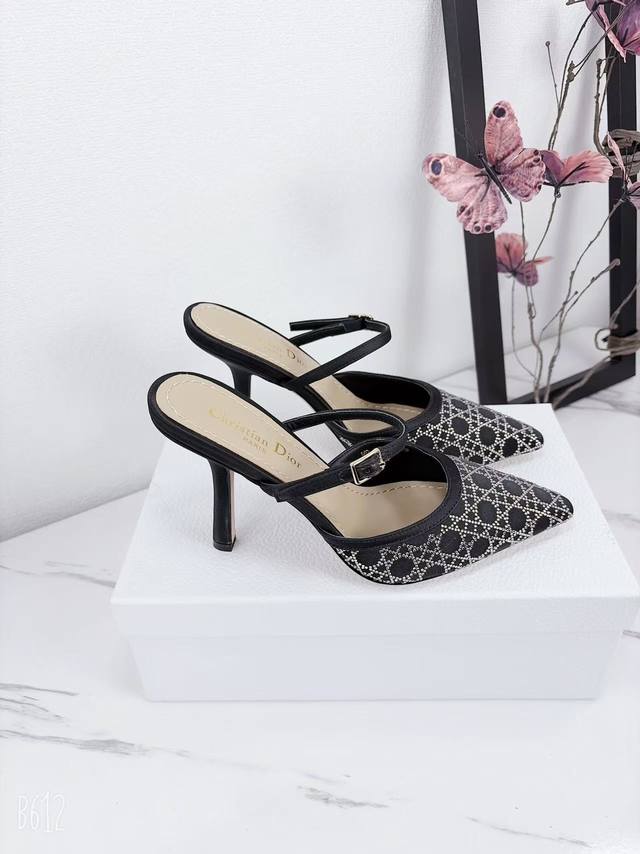 J‘Adior织带后空凉鞋 迪奥 Dior 春夏最新色Quake Oblique 提花刺绣字母Logo高跟蝴蝶结拼色女鞋 市场顶级高端版本 材质：高温水溶电绣科