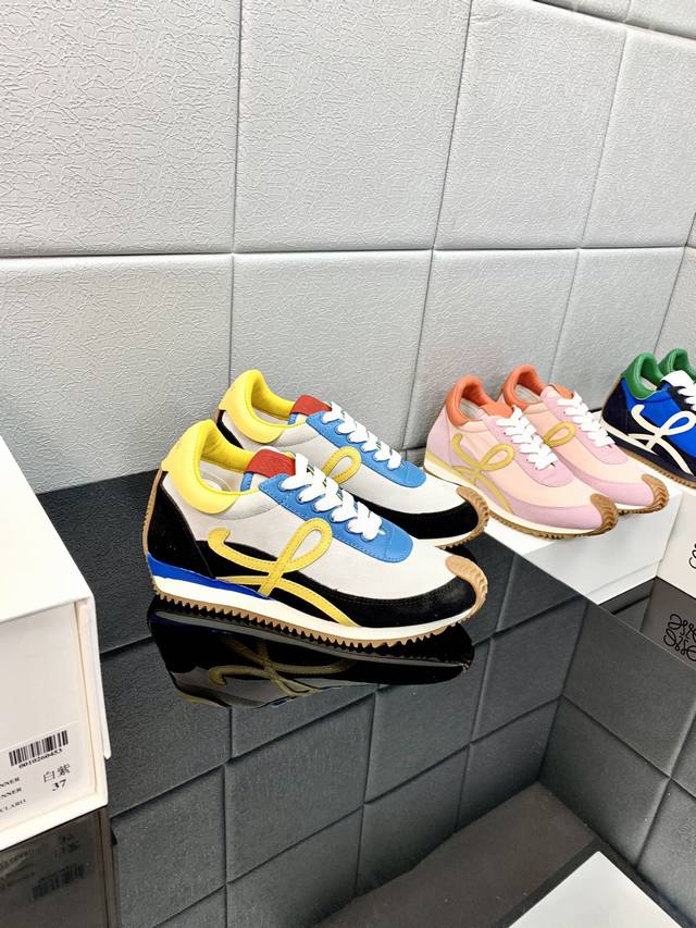 顶级版出厂价pp： 80-45 罗意威2025最新款齐色出货，原版开发 面部材质牛皮，垫脚内里均采用牛皮材质 情侣款35-45 全套包装双布袋