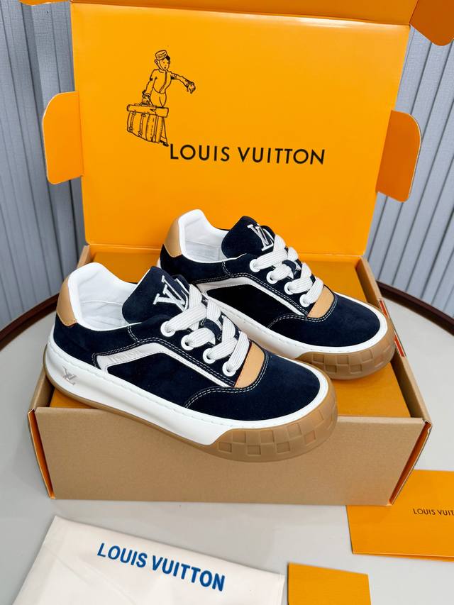 出厂价pp： Lv26新品 热度不比Trainer低的面包板鞋 原版1:1开发复制 专柜精美包装 这双鞋必须拿下 休闲百搭 跟上潮流的休闲各大明星同款！运动鞋T