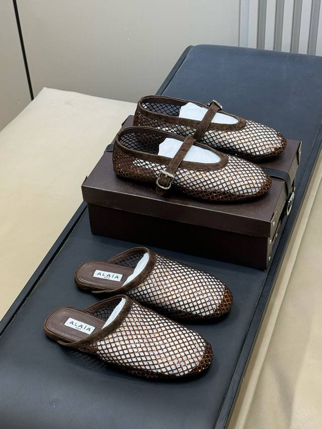 拖鞋 单鞋330Alaia 阿莱亚25Ss 走秀款平底网面鞋芭蕾舞鞋 风靡全球超火的平底鞋 章小蕙同款 甜酷芭蕾风 人气超高的一款芭蕾舞鞋，浪漫又迷人 舒适百搭