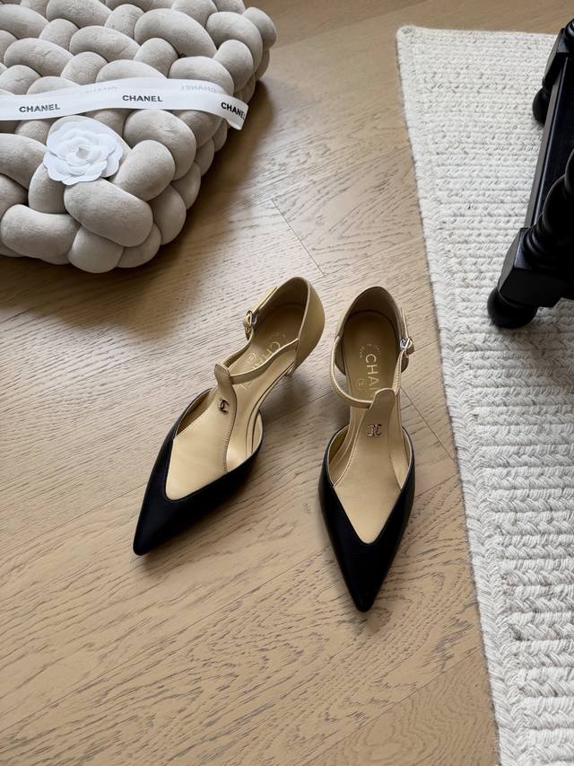 Chanel 26C早春尖头高跟鞋！ 顶级版本！抢先发售 真皮大底 鞋面丝绸 内里羊皮 码数：34-40定制不退换