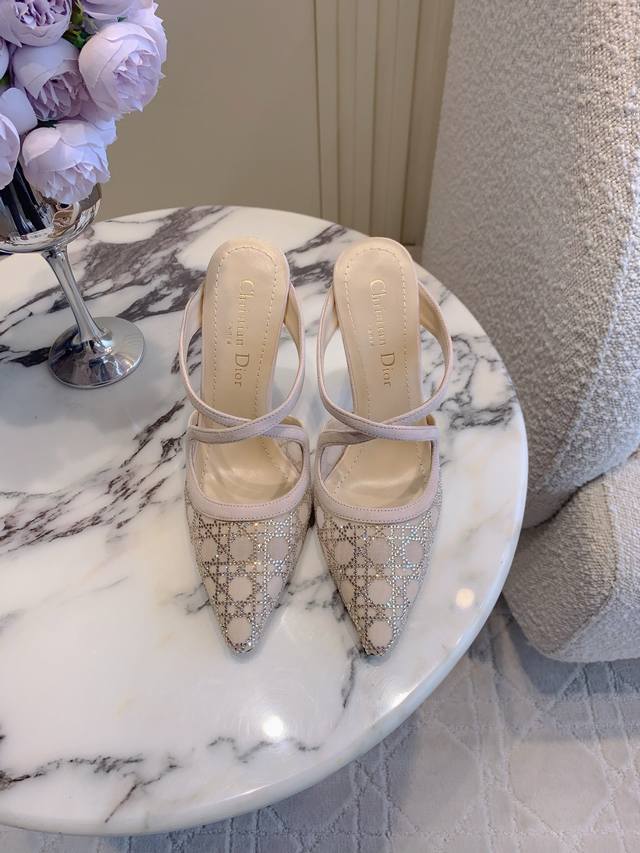 出厂价p Dio*新款网纱水钻高跟鞋 Bling Bling闪出银河系 经典鞋型超级修饰脚型 衣橱里单万能钥匙非它莫属 一步一优雅 值得每一位女生拥有 鞋面进口