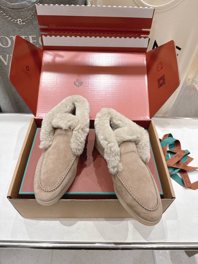 高版本出厂 兔毛 男码+20 Loro piana* Lp万年经典款高帮毛毛鞋乐福鞋 简约时尚 脚感超级舒适 一天可以暴走两万步的鞋子 超级百搭款！ 市场顶级版